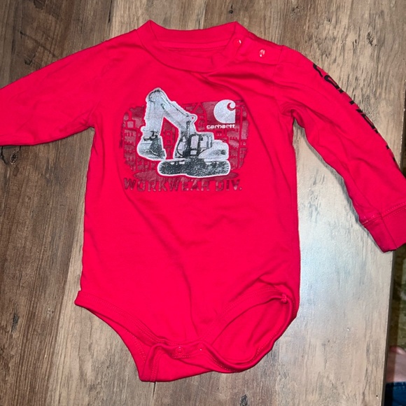 Carhartt red long sleeve body suit size 12 months - Picture 1 of 2